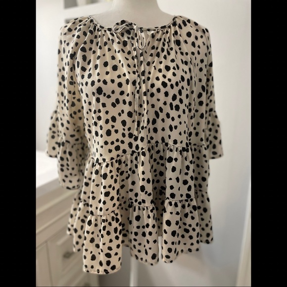 Womens Blouse Size Medium, Beautiful, lightweight, flared sleeve with bow - Picture 1 of 2